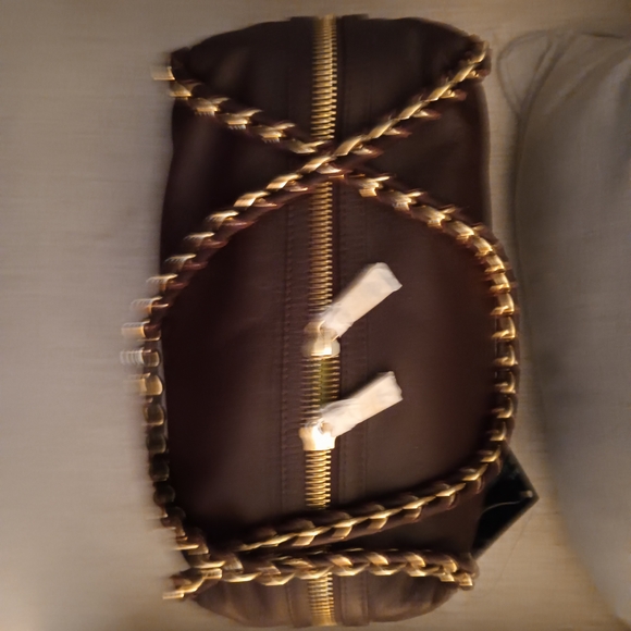 Elegant Dark Brown Leather Handbag with Gold Chain - Picture 2 of 6